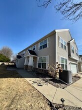 4009 NE Rosewood Ln in Ankeny, IA - Building Photo - Building Photo