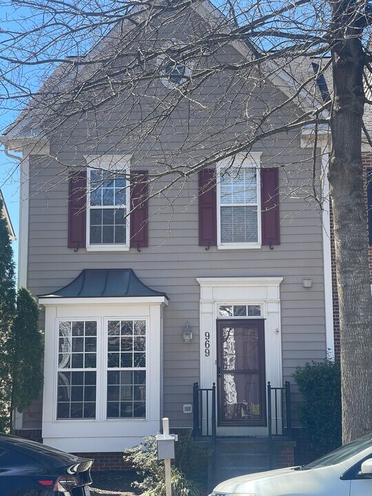 969 Main St in Gaithersburg, MD - Foto de edificio
