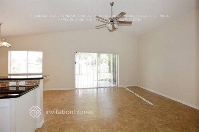 2473 SW 106th Ave in Miramar, FL - Building Photo - Building Photo