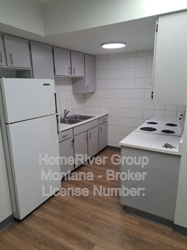 property at 707 SW Higgins Ave