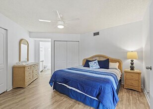 130 Ocean Hibiscus Dr in St. Augustine, FL - Building Photo - Building Photo