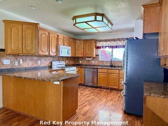 1602 Breeze Dr in Tooele, UT - Building Photo - Building Photo