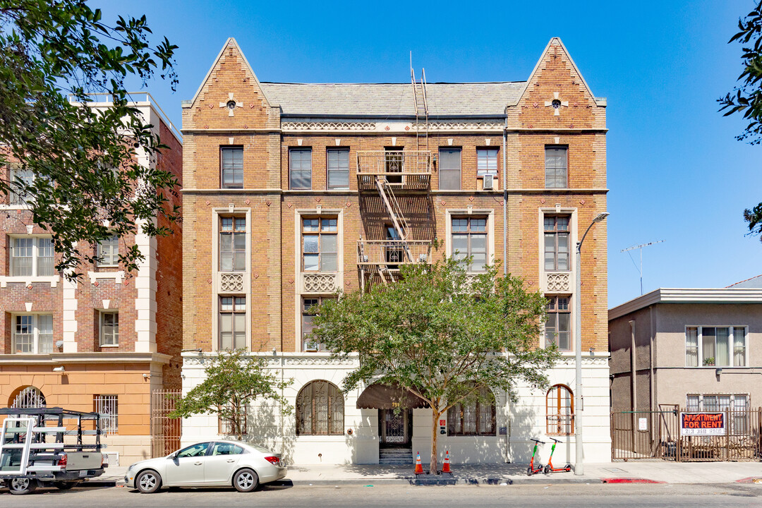 Astor Apartments in Los Angeles, CA - Building Photo