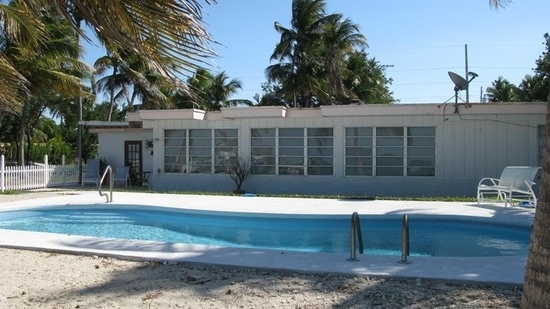 76180 Overseas Hwy in Islamorada, FL - Foto de edificio