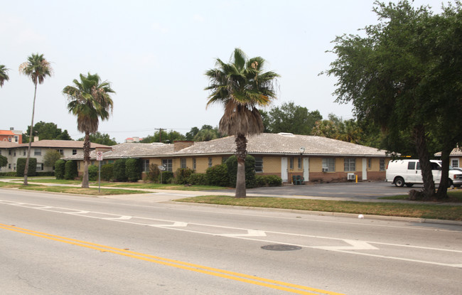 Cadillac Apartments in Tampa, FL - Foto de edificio - Building Photo