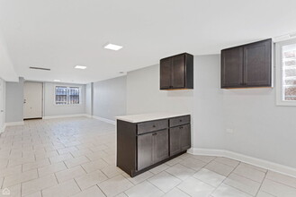 943 W 59th St in Chicago, IL - Building Photo - Building Photo