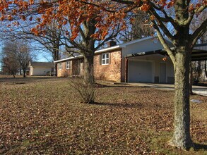 319 Ash Dr in Marshfield, MO - Building Photo - Building Photo