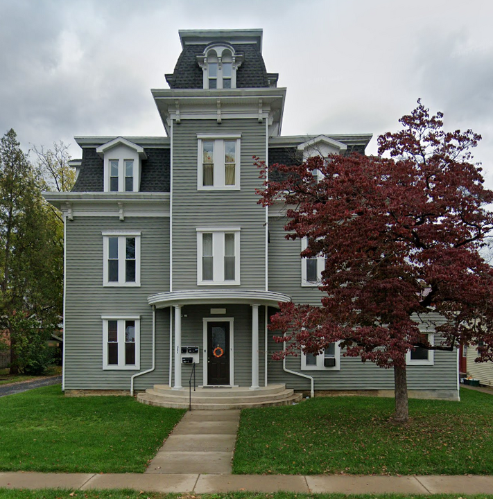 221 W Church St, Unit 221-1 in Lock Haven, PA - Building Photo