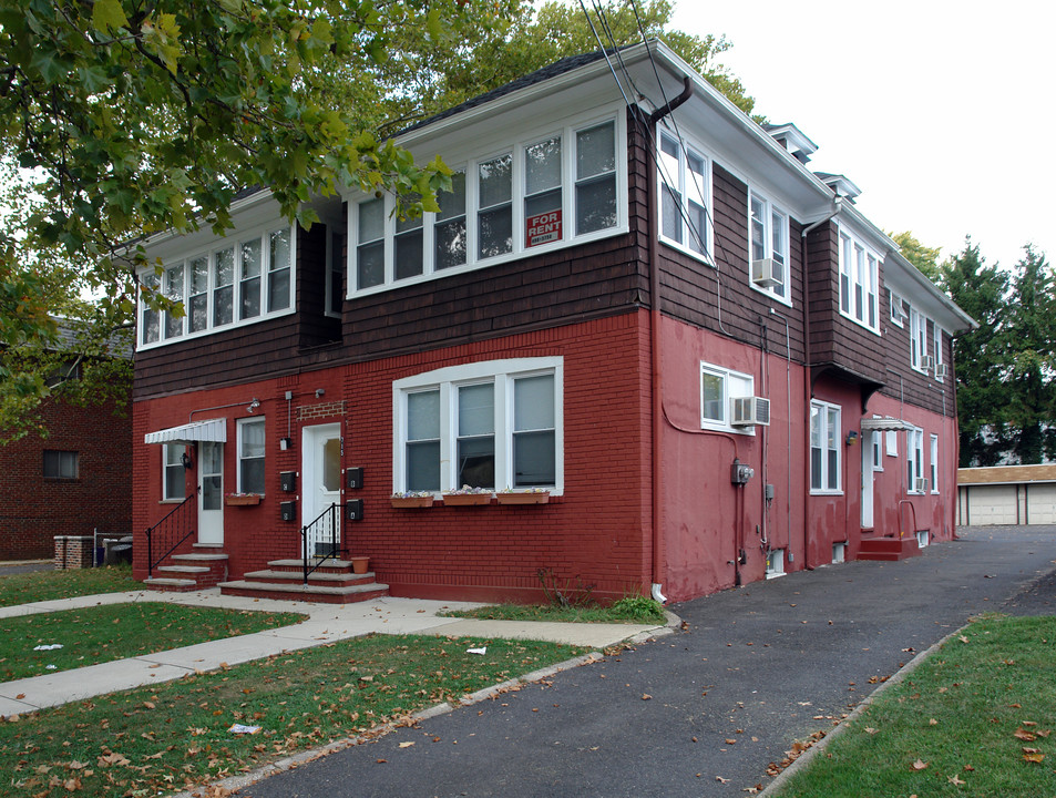 715 Collins Ave in Collingswood, NJ - Building Photo