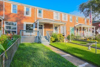 7842 New Battle Grove Rd in Dundalk, MD - Building Photo - Building Photo