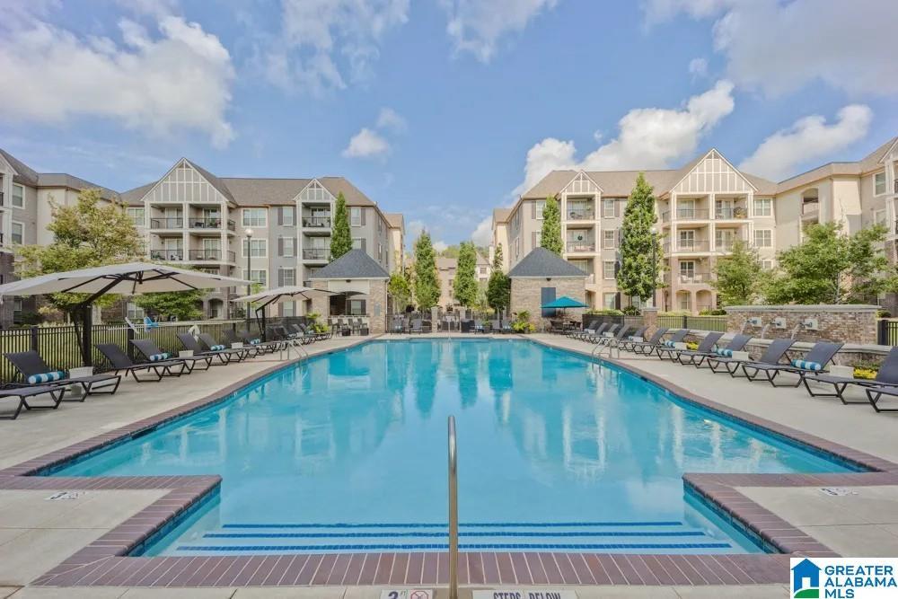 1000 Lane Parke Ct in Mountain Brook, AL - Building Photo