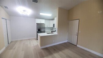 5560 NW 61st St in Coconut Creek, FL - Building Photo
