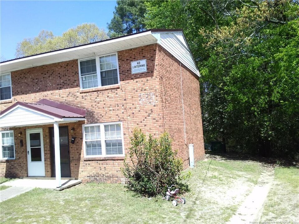 1708 Newark Ave in Fayetteville, NC - Building Photo