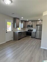 665 Sipos Dr in Northampton, PA - Building Photo - Building Photo