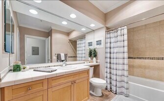 1545 NW 57th St, Unit 602 in Seattle, WA - Building Photo