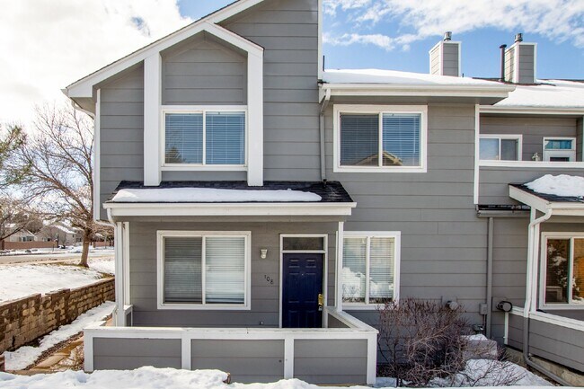 1080 S Walden Way-Unit -108 in Aurora, CO - Foto de edificio - Building Photo