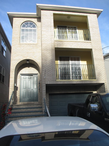 523 Lidgerwood Ave, Unit Elmora in Elizabeth, NJ - Foto de edificio - Building Photo