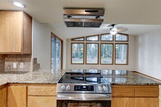 4750 Jones Rd in Oak Harbor, WA - Building Photo - Building Photo