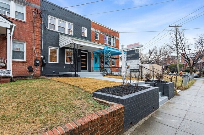 68 Farragut Pl NW in Washington, DC - Building Photo - Building Photo