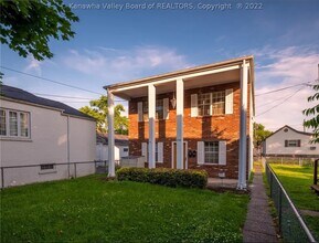 343 17th St, Unit A in Dunbar, WV - Building Photo - Building Photo