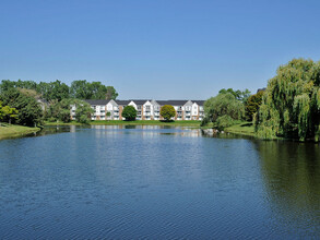 The Landings Apartments in Westland, MI - Building Photo - Building Photo