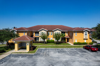 Villanova at Hunter's Creek Apartments in Orlando, FL - Building Photo - Building Photo