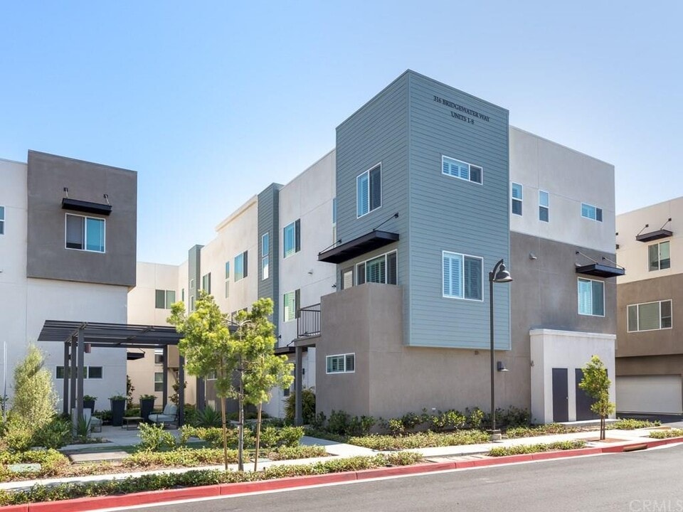 312 Bridgewater Wy in Gardena, CA - Building Photo