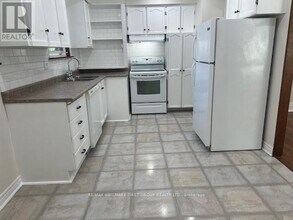 63 Taylor Rd in Ajax, ON - Building Photo - Building Photo