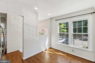 10520 Pine Haven Terrace in Rockville, MD - Building Photo - Building Photo