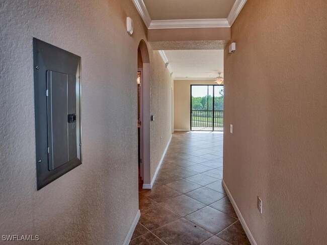 9566 Trevi Ct in Naples, FL - Foto de edificio - Building Photo