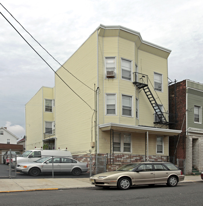 128 Inslee Pl in Elizabeth, NJ - Building Photo