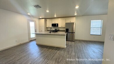 8009 Date Ave in Lubbock, TX - Building Photo - Building Photo