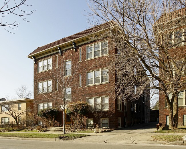 2549 Kenilworth Rd in Cleveland, OH - Building Photo - Building Photo