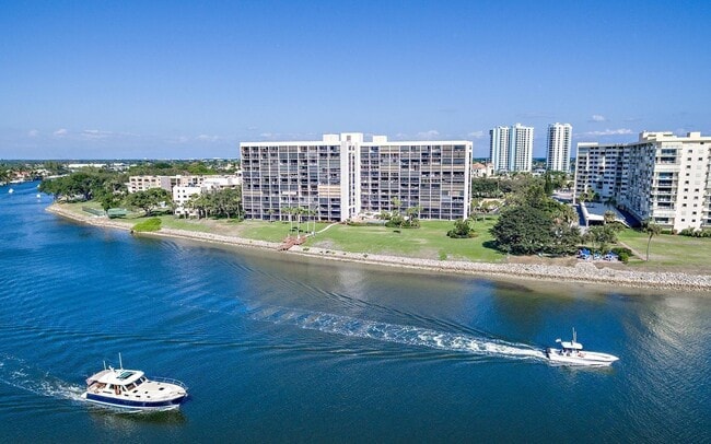 356 Golfview Rd in North Palm Beach, FL - Building Photo - Building Photo