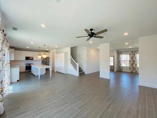 978 Lester Ave in Clovis, CA - Building Photo - Building Photo