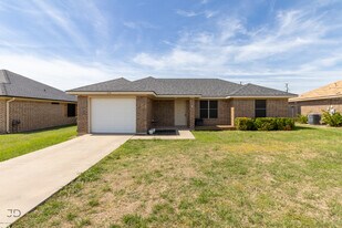 1218 Newman Ave in Iowa Park, TX - Building Photo