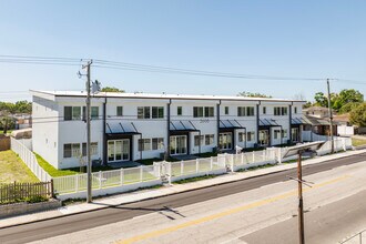 2608 W Columbus Dr in Tampa, FL - Building Photo - Building Photo