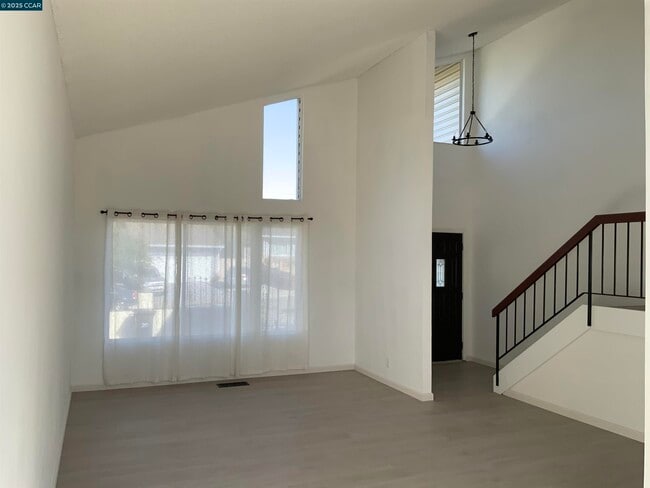 424 Sparrow Dr in Hercules, CA - Building Photo - Building Photo
