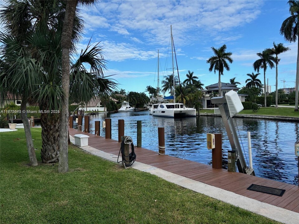 810 SE 22nd Ave in Pompano Beach, FL - Building Photo