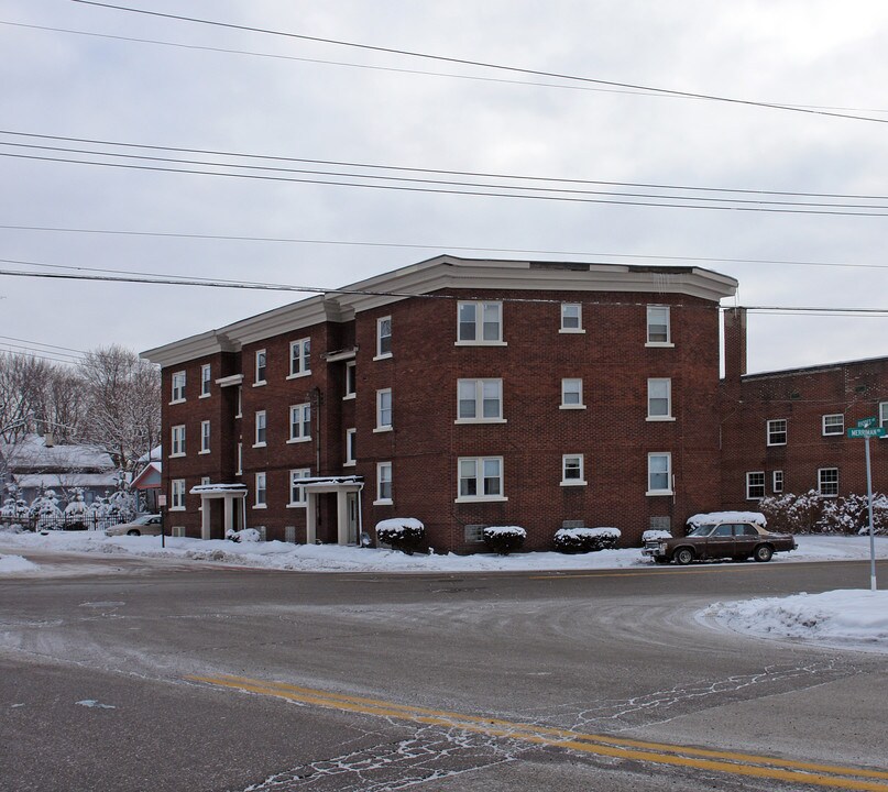 23 Charlotte St in Akron, OH - Building Photo