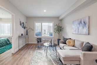 305 Lakeview Apartments in Paterson, NJ - Building Photo - Interior Photo