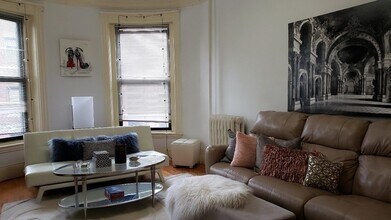 924 Beacon St in Boston, MA - Building Photo - Building Photo