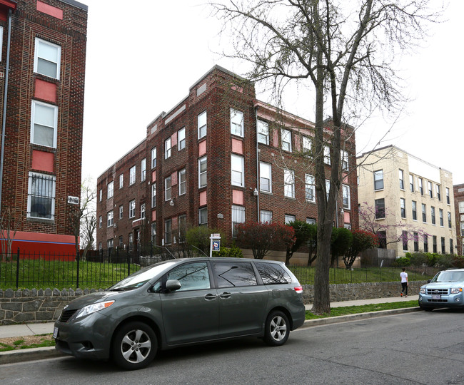 1439 Spring Rd NW in Washington, DC - Building Photo - Building Photo