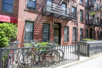 533 Clinton St in Brooklyn, NY - Building Photo - Building Photo