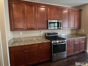 10290 Culiacan Pass Trail in Reno, NV - Foto de edificio - Building Photo