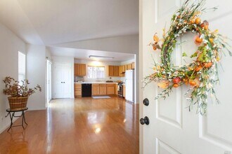 414 Sugar Maple Ln in Windsor, CA - Building Photo - Building Photo