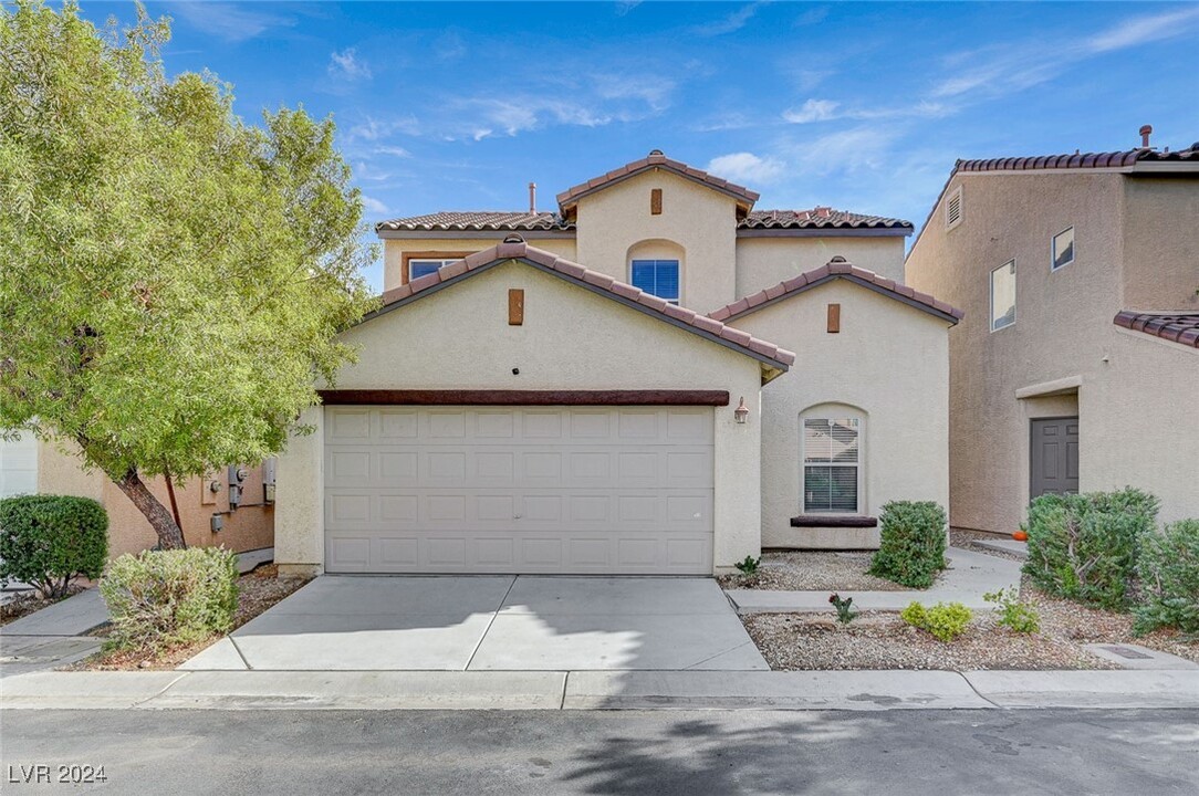 7476 S Dune Sunflower Ct in Las Vegas, NV - Foto de edificio