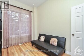 517 Devonwood Cir in Ottawa, ON - Building Photo - Building Photo
