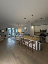 2950 McKinney Ave, Unit 418 in Dallas, TX - Foto de edificio - Building Photo