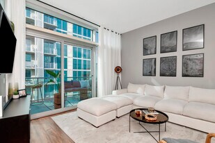 111 N 12th St, Unit 111 N 12th St Unit 1820 in Tampa, FL - Building Photo